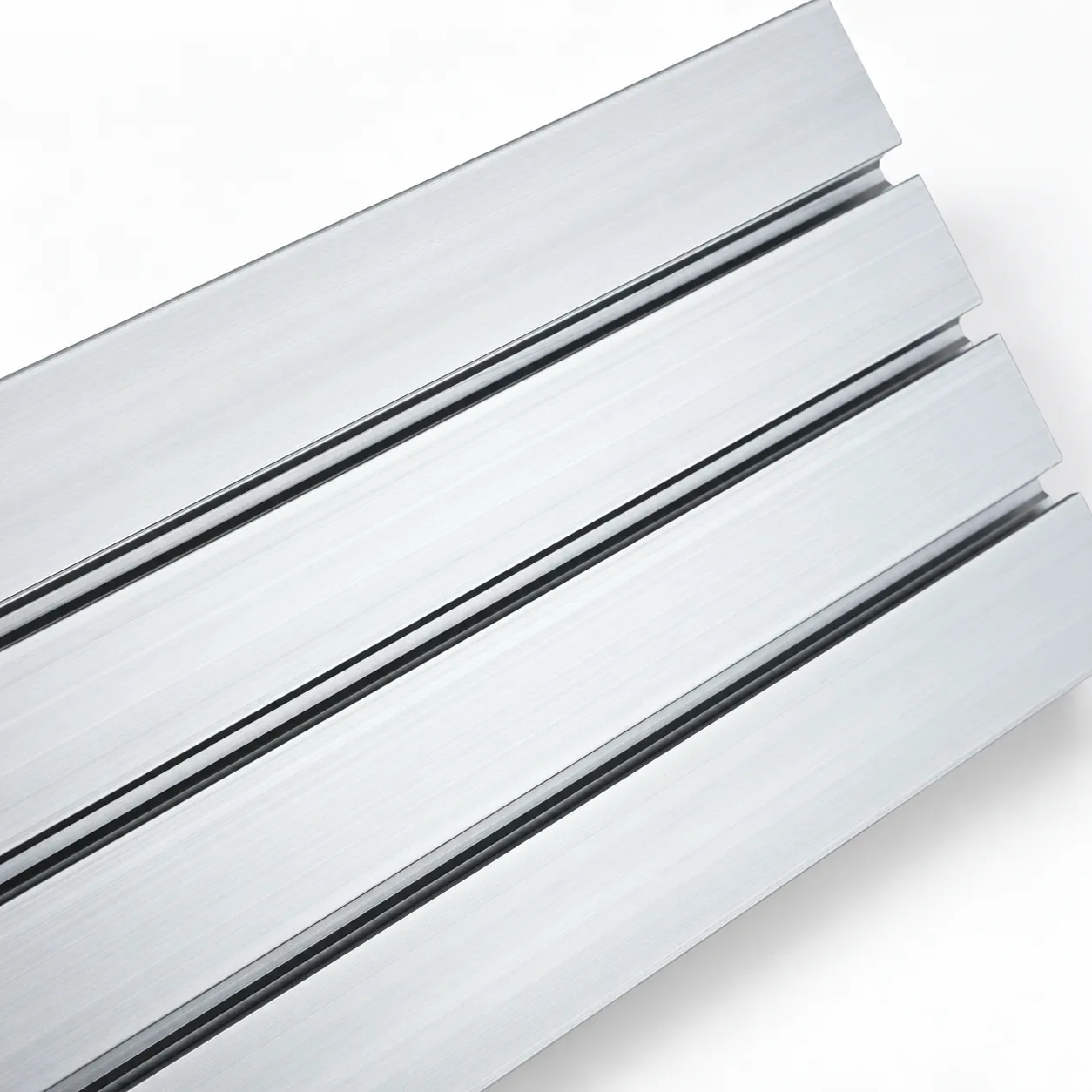 AAZ-58 — อลูมิเนียมโปรไฟล์ 15x180mm T-Nut สีเงิน