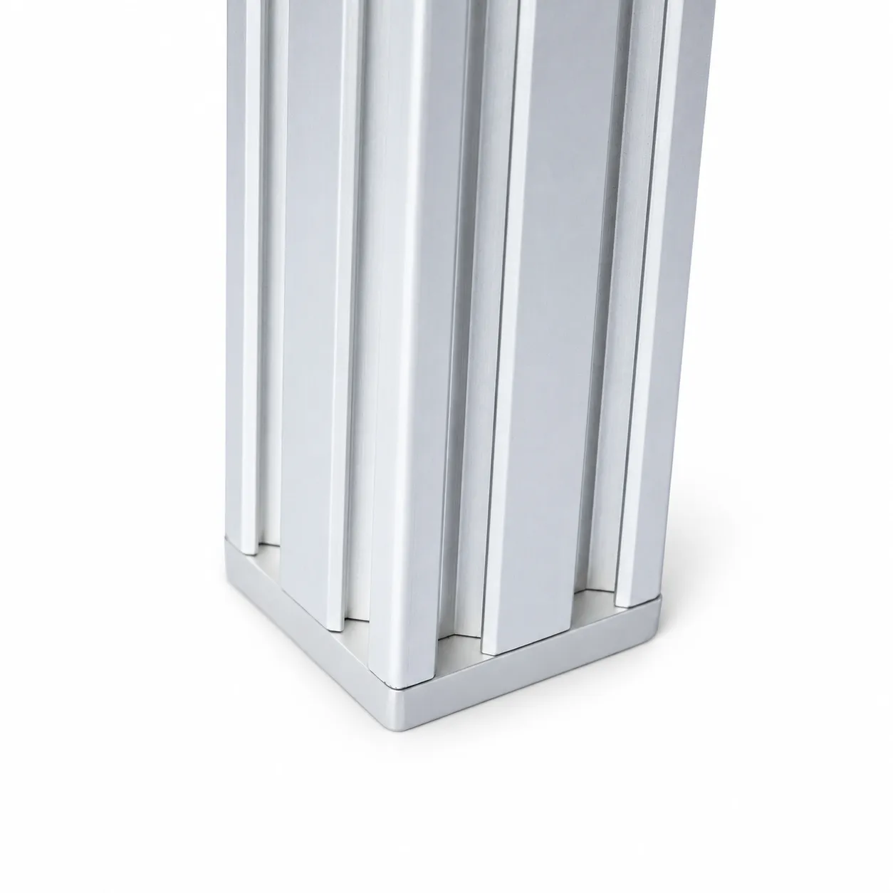 BCE-4VA — End Cap 40x40mm V-Slot อลูมิเนียม สีเงิน