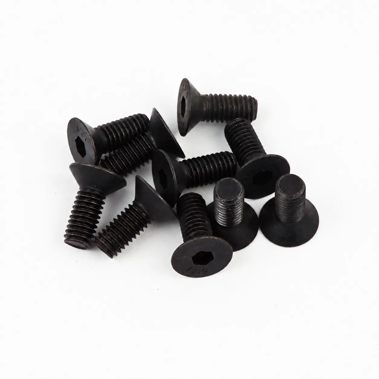 EAA-B615 — น็อตเทเปอร์หัวจมดำ M6x15